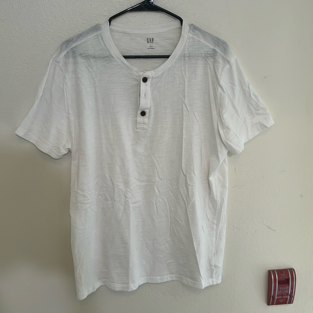 Gap T-shirt